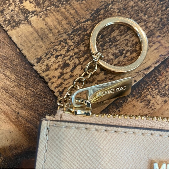 Michael Kors Tan Leather Jet Set Small Top Zip Coin Pouch with Key Chain - Picture 7 of 12